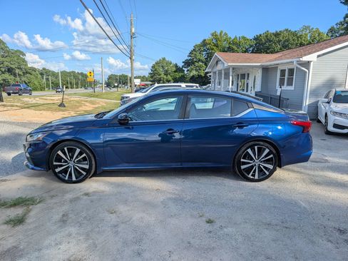 Used 2019 Nissan Altima 2.5 SR w/ SR Premium Package FWD image 3