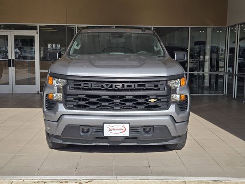 Used 2023 Chevrolet Silverado 1500 Custom RWD image 2