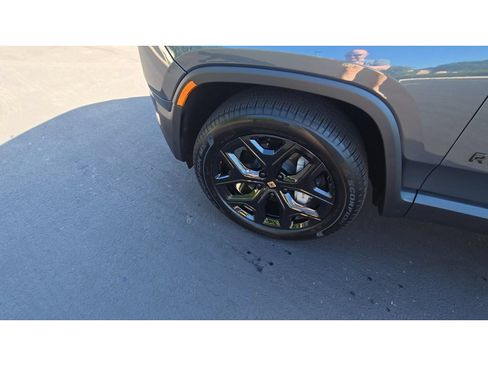 Used 2025 Rivian R1T Adventure AWD/4WD image 7
