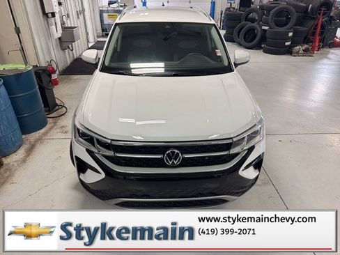 Used 2022 Volkswagen Taos SEL image 28