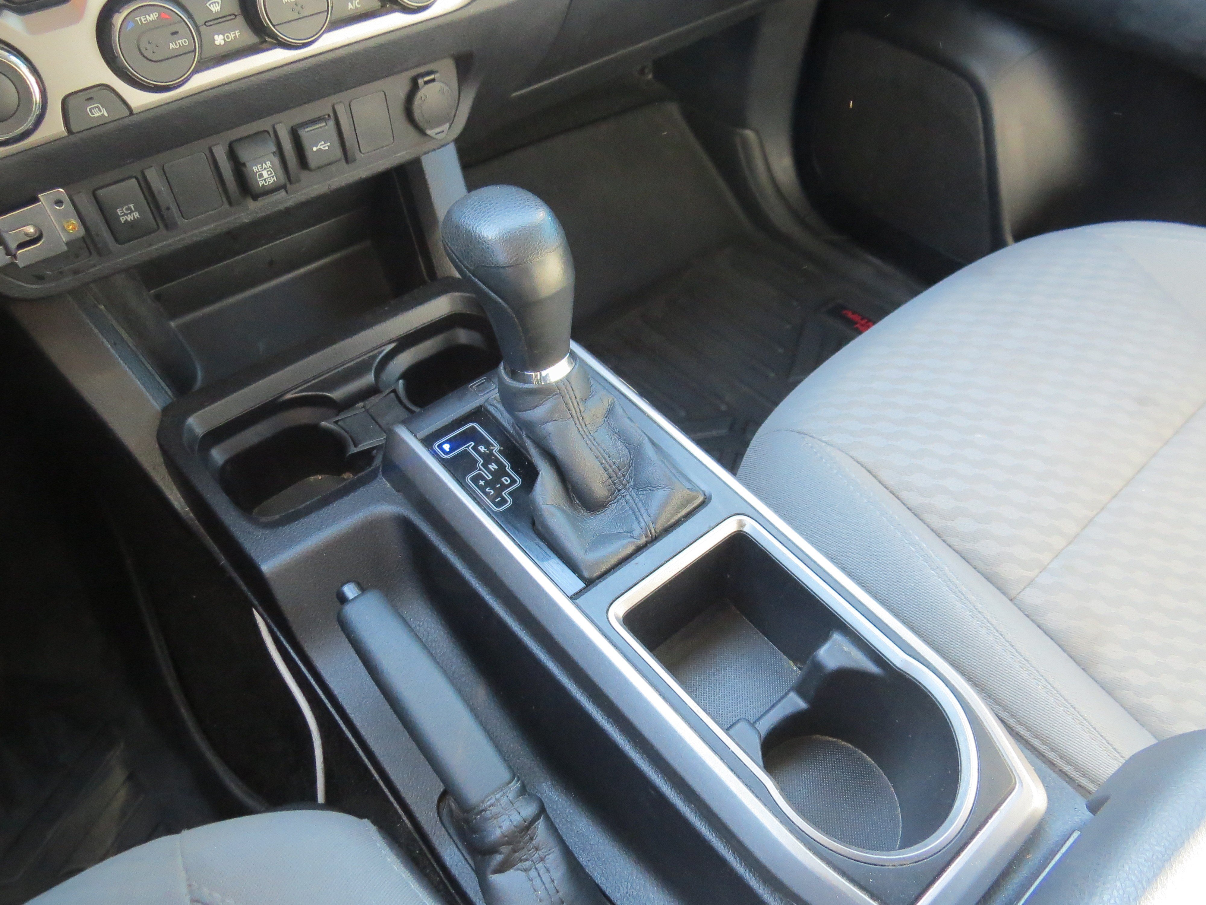 Used 2021 Toyota Tacoma SR5 AWD/4WD image 23