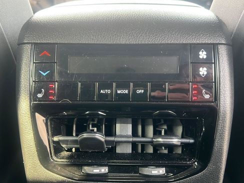 Used 2022 Jeep Grand Cherokee L Limited AWD/4WD image 52