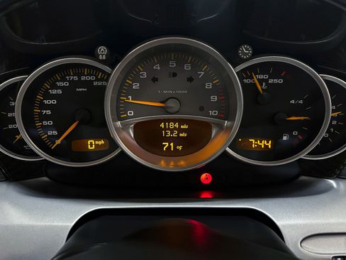 Used 2004 Porsche Carrera GT RWD image 18