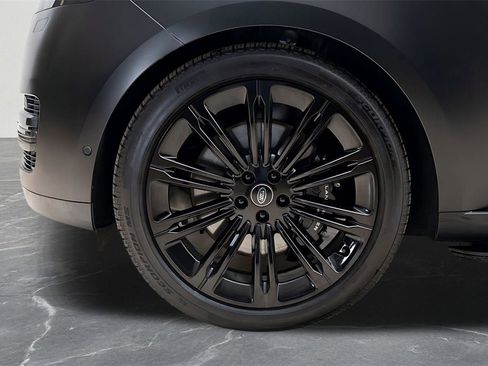 Used 2025 Land Rover Range Rover Long Wheelbase Autobiography image 47