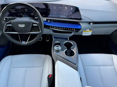 New 2026 Cadillac Optiq Luxury 1 image 13