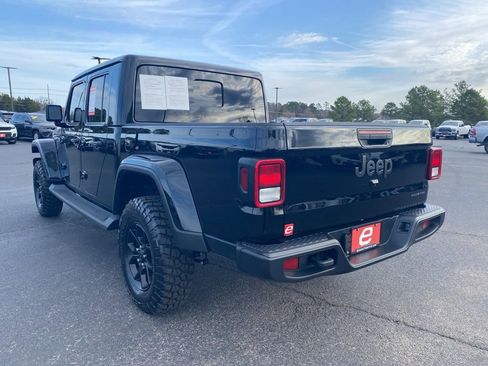 Used 2025 Jeep Gladiator Sport image 5