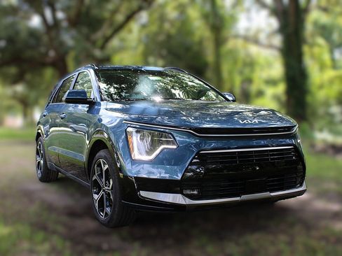 New 2025 Kia Niro EX Touring image 3