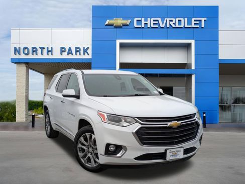 Certified 2021 Chevrolet Traverse Premier image 1