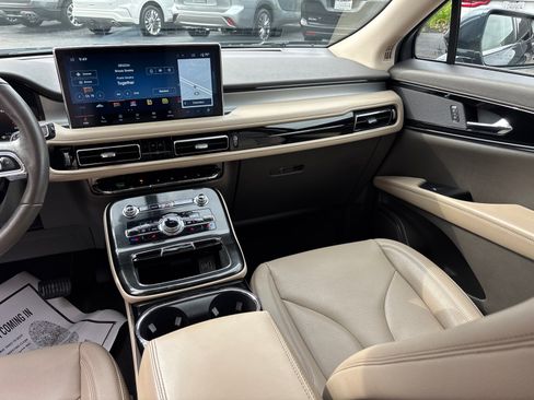 Certified 2023 Lincoln Nautilus AWD w/ Premium Package image 30