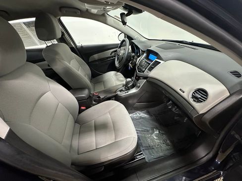 Used 2015 Chevrolet Cruze LT image 24