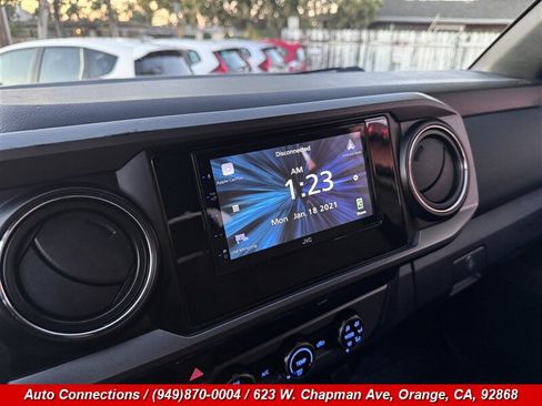 Used 2017 Toyota Tacoma TRD Off-Road w/ Tow Package (A/T) AWD/4WD image 17