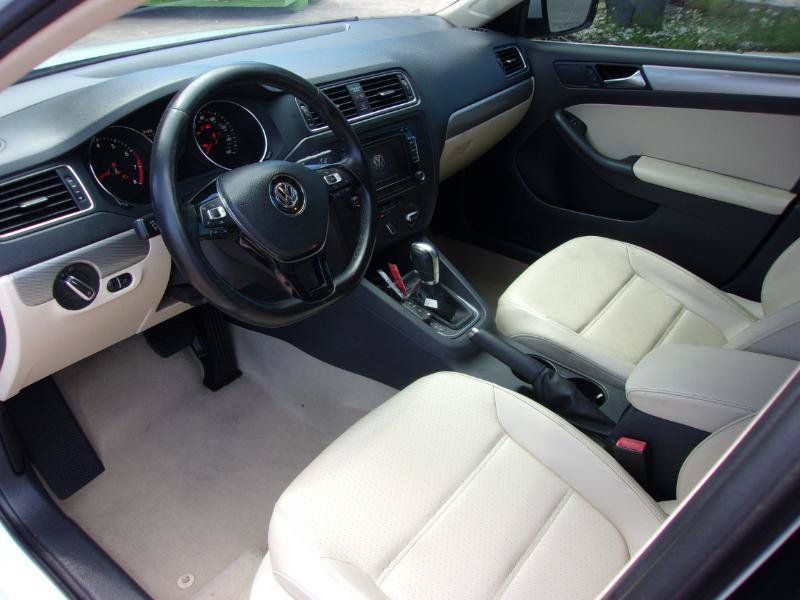 Used 2015 Volkswagen Jetta SE FWD image 14