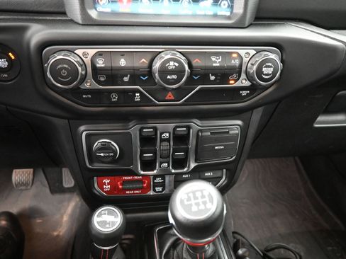 Used 2023 Jeep Wrangler Unlimited Rubicon w/ Steel Bumper Group AWD/4WD image 28