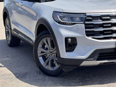 Used 2025 Ford Explorer Active w/ Active Comfort Package AWD/4WD image 4