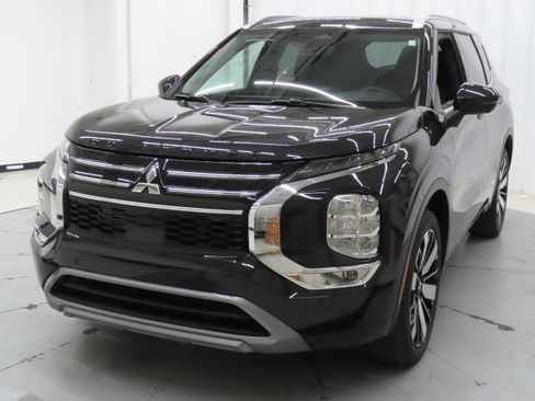 New 2026 Mitsubishi Outlander SEL FWD image 8