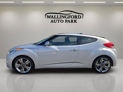 Used 2016 Hyundai Veloster Base w/ Option Group 02 image 7