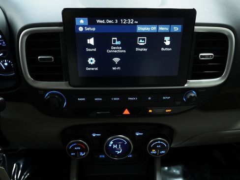 Certified 2022 Hyundai Venue SEL w/ Cargo Package image 17