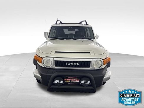 Used 2013 Toyota FJ Cruiser 4WD w/ Upgrade Pkg image 2