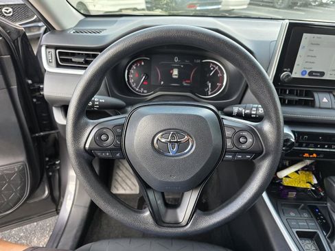 Used 2024 Toyota RAV4 XLE image 16