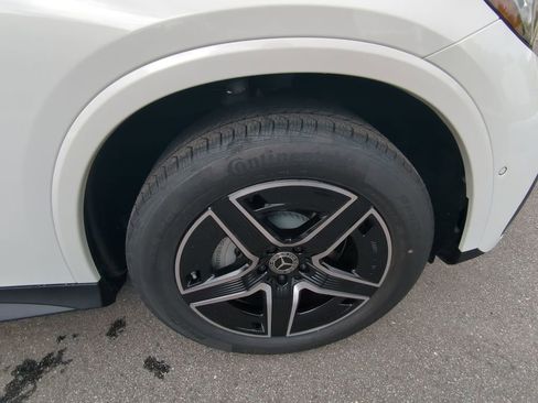 Used 2025 Mercedes-Benz GLC 350e 4MATIC image 22