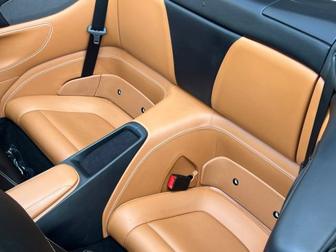 Used 2019 Ferrari Portofino RWD image 18