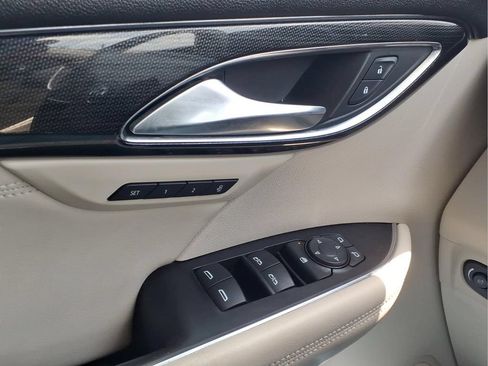 Used 2021 Buick Envision Essence FWD image 26