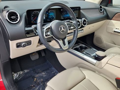 Used 2022 Mercedes-Benz GLA 250 4MATIC image 11