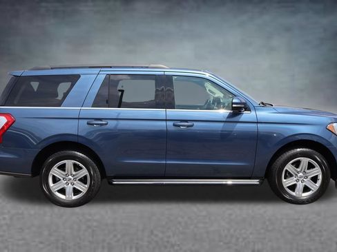 Used 2020 Ford Expedition XLT w/ Equipment Group 202A AWD/4WD image 2