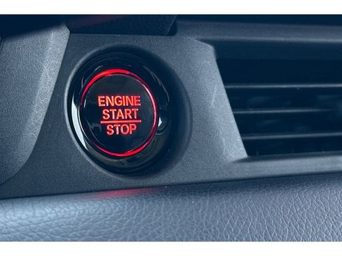 Used 2025 Honda Pilot Touring image 36
