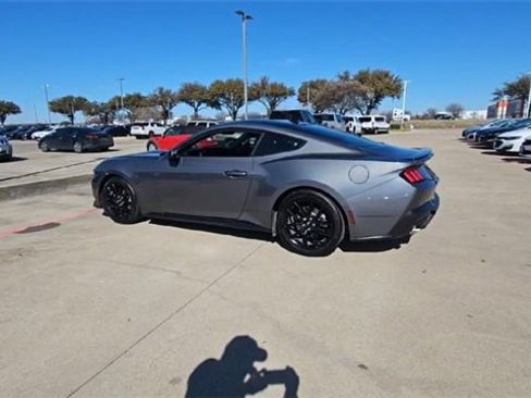 Used 2024 Ford Mustang Coupe image 5