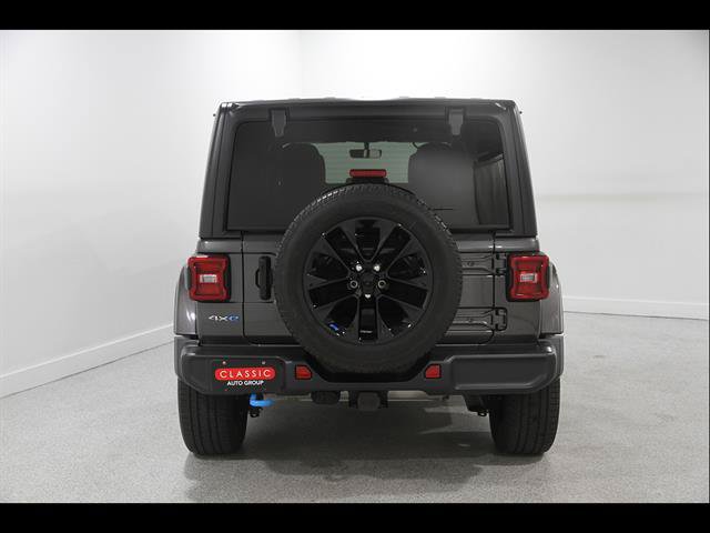 Used 2022 Jeep Wrangler Unlimited Sahara w/ Cold Weather Group AWD/4WD image 22