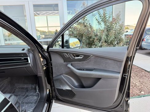 Used 2023 Audi SQ7 Prestige w/ Prestige Package image 30