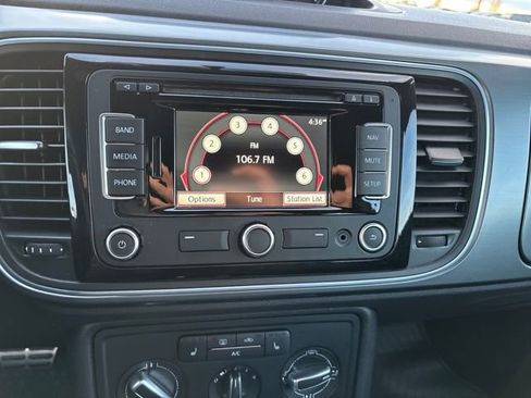 Used 2013 Volkswagen Beetle Turbo image 18