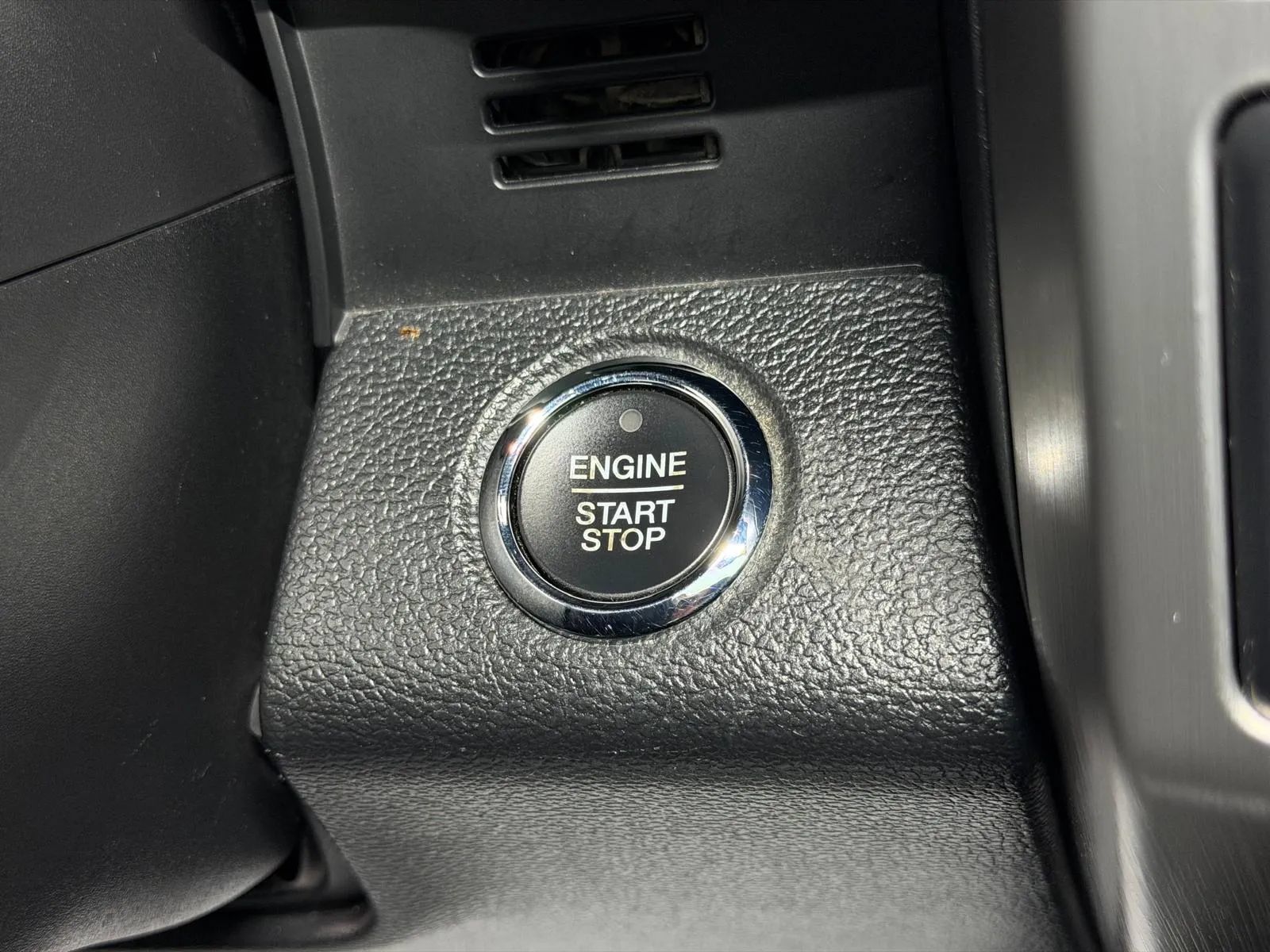 Used 2015 Ford F150 Platinum w/ Equipment Group 701A Luxury AWD/4WD image 36