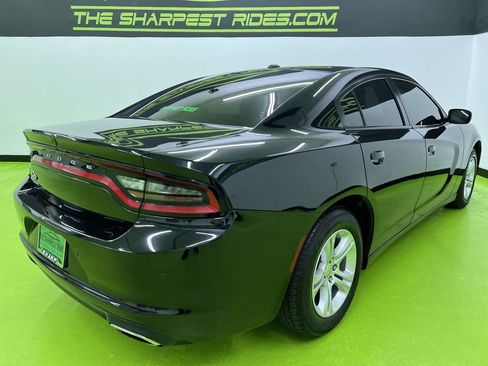 Used 2021 Dodge Charger SXT w/ Leather Interior Group RWD image 10