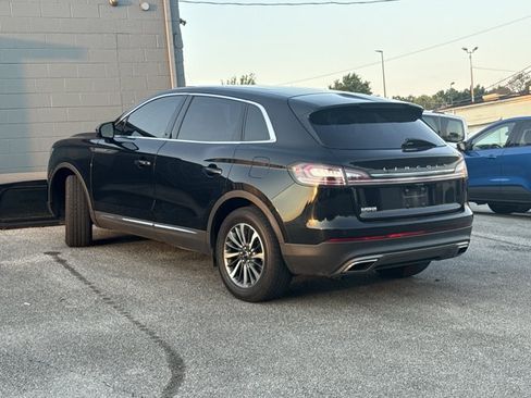 Used 2023 Lincoln Nautilus Reserve AWD/4WD image 3