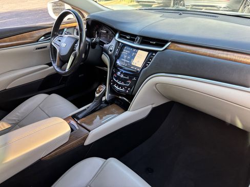 Used 2019 Cadillac XTS Luxury image 10