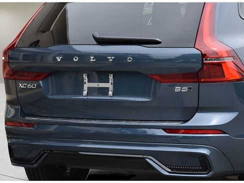 Certified 2026 Volvo XC60 B5 Core w/ Protection Package Premier image 29