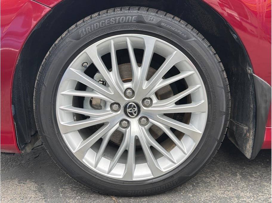 Used 2018 Toyota Camry XLE FWD image 35