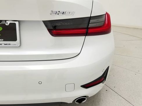 Used 2020 BMW 330i Sedan w/ Convenience Package RWD image 28