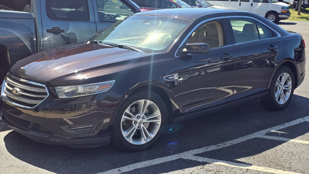 Used 2014 Ford Taurus SEL w/ Equipment Group 201A FWD image 2