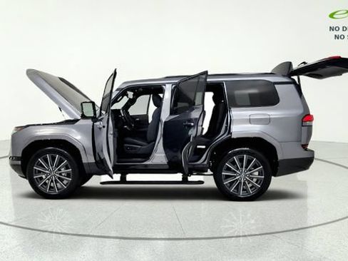 Used 2026 Lexus GX 550 w/ Accessory Package (2T) AWD/4WD image 15
