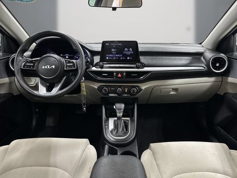 Used 2022 Kia Forte LXS FWD image 18
