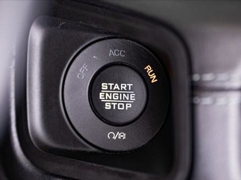 Used 2025 Jeep Gladiator Sport AWD/4WD image 22