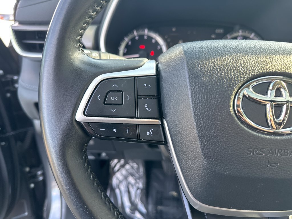 Used 2023 Toyota Highlander XLE AWD/4WD image 20