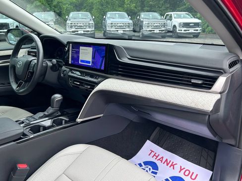 Used 2025 Toyota Camry XLE FWD image 19