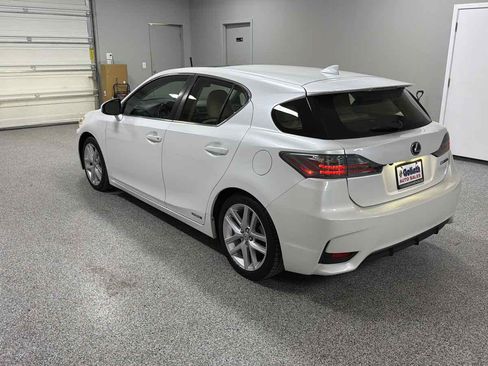 Used 2017 Lexus CT 200h FWD image 5