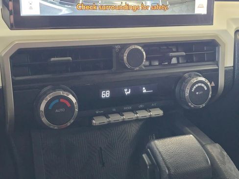 Used 2024 Toyota Tacoma TRD Off-Road image 30