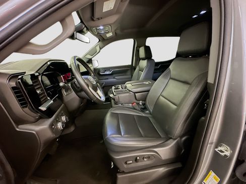 Used 2025 GMC Sierra 1500 SLT AWD/4WD image 13