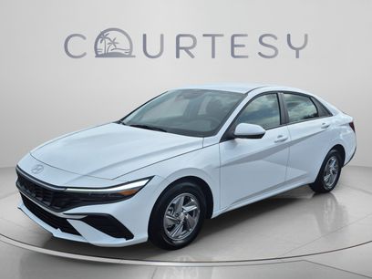 Certified 2025 Hyundai Elantra SE